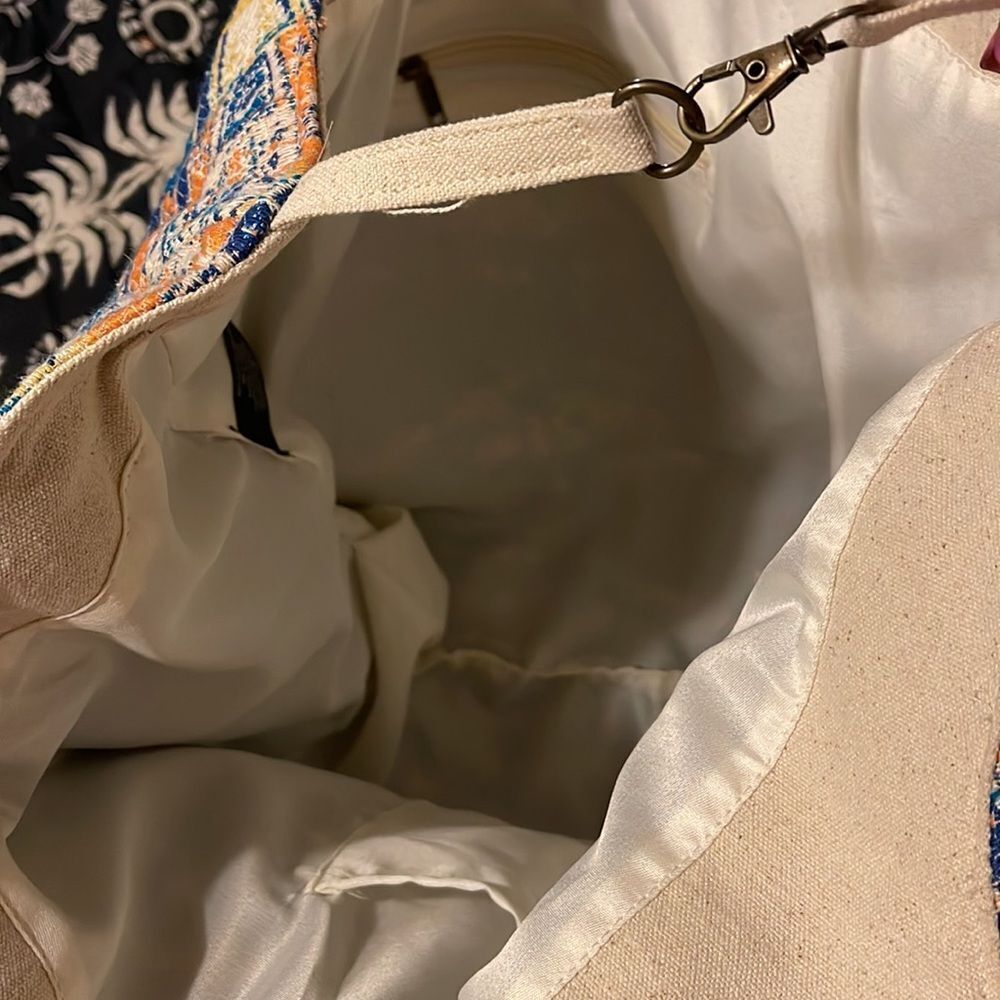 NWT Falls Creek Multicolor Boho Canvas Tote Bag With Matching Wristlet - Picture 6 of 6